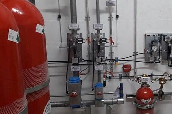 Gasloeschanlagen Gas cylinders and supply lines